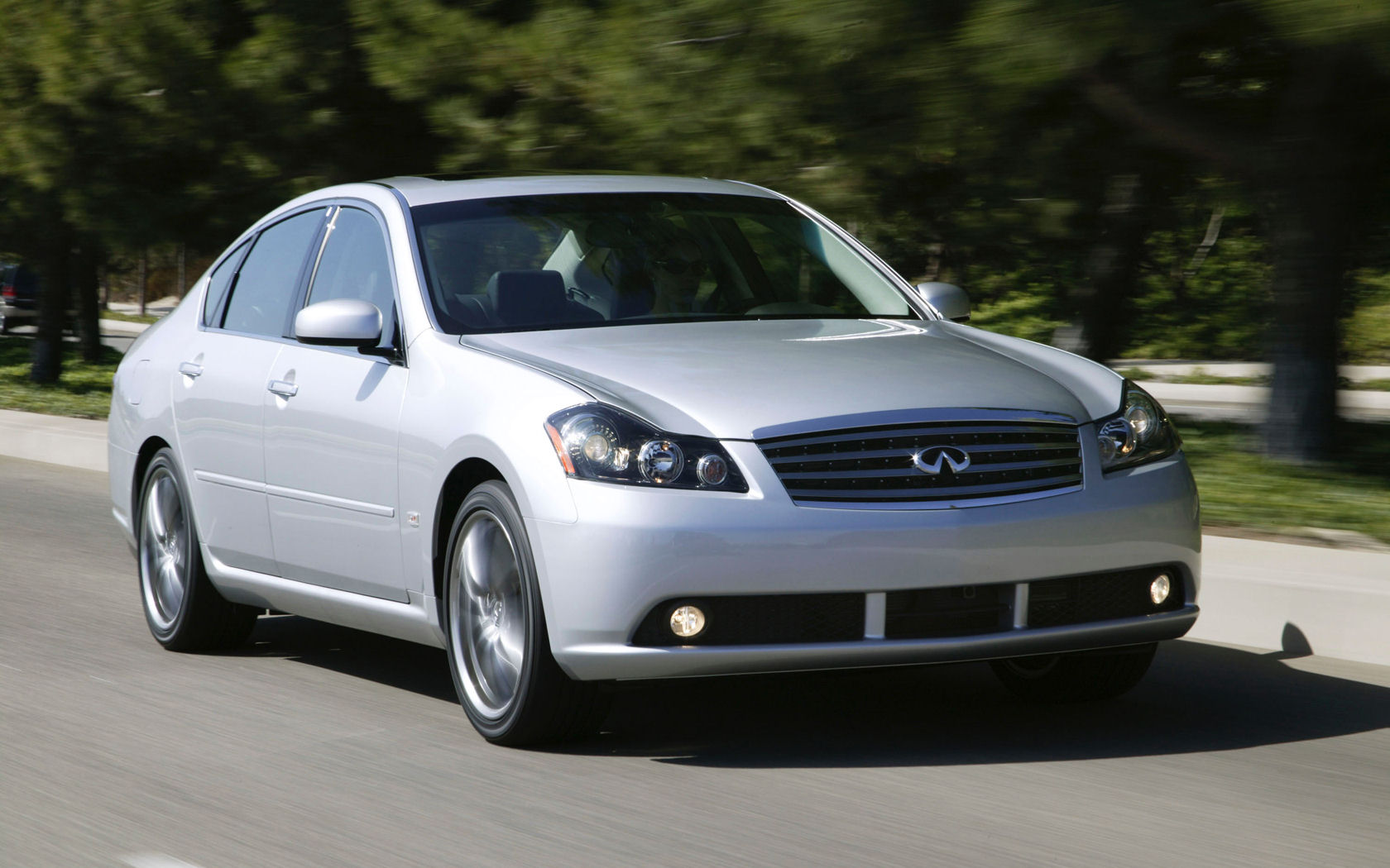 Infiniti M Desktop Wallpaper