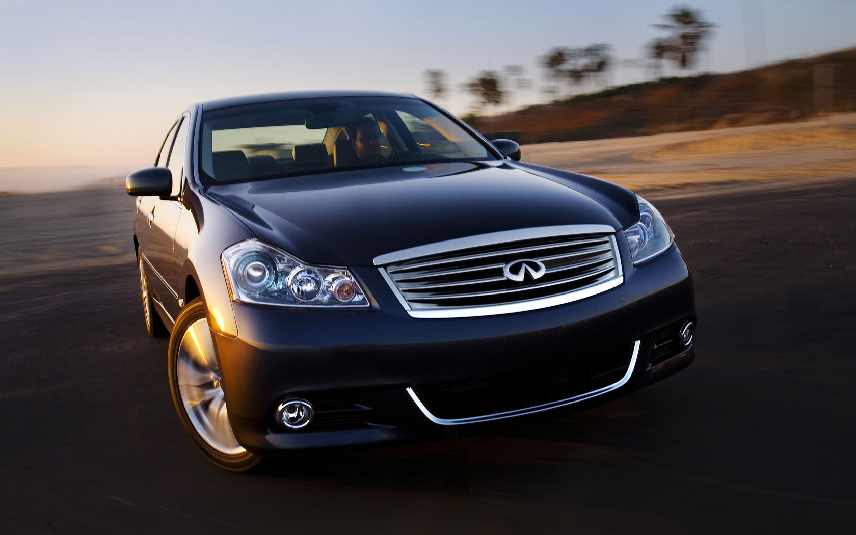 Infiniti M Desktop Wallpaper