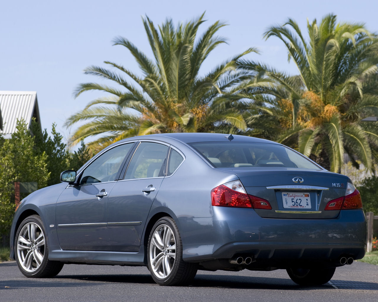 Infiniti M Desktop Wallpaper