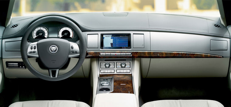 2009 Jaguar XF Cockpit Picture