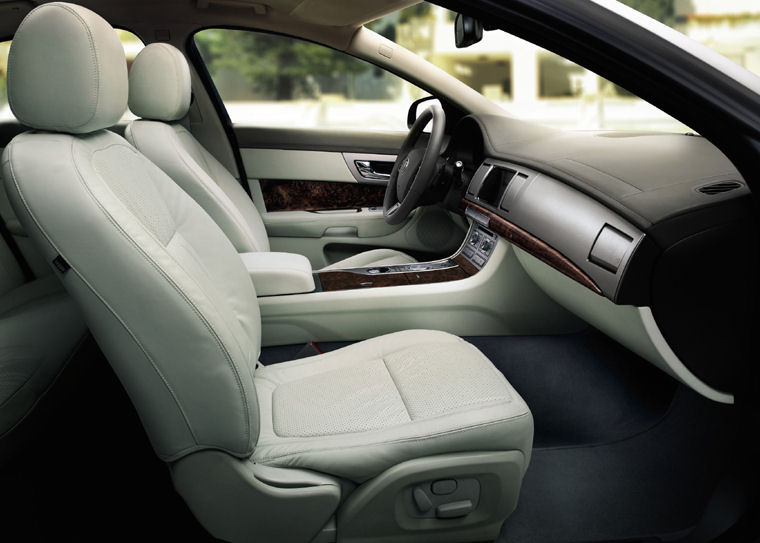 2009 Jaguar XF Front Seats Picture