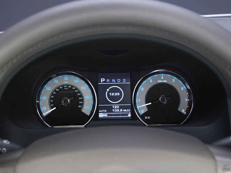 2009 Jaguar XF Gauges Picture