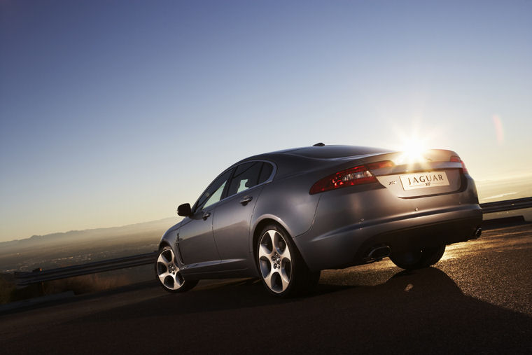 2009 Jaguar XF Picture