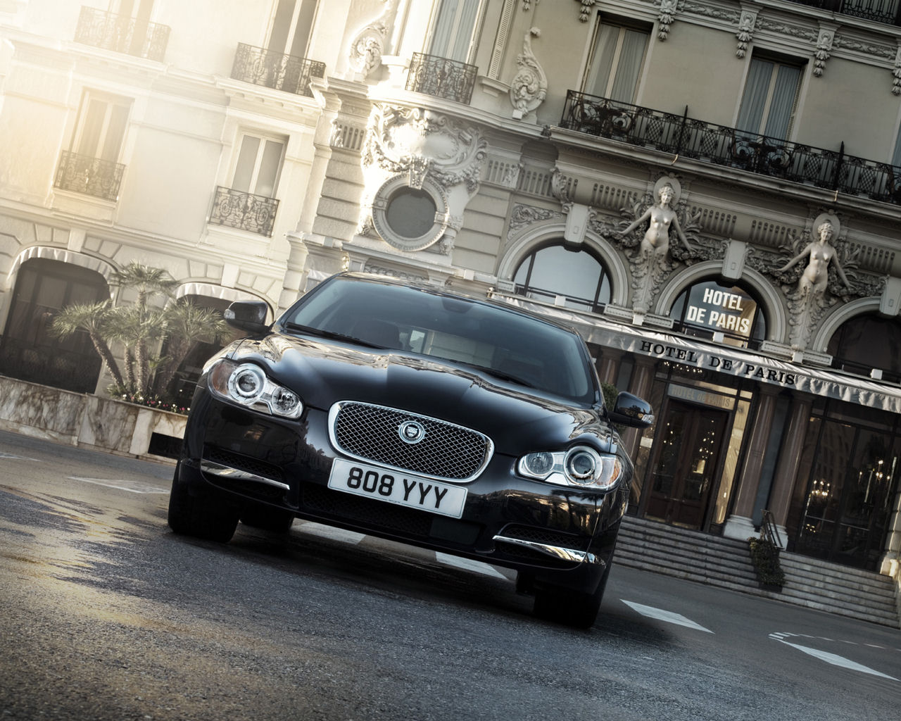 Jaguar XF Desktop Wallpaper