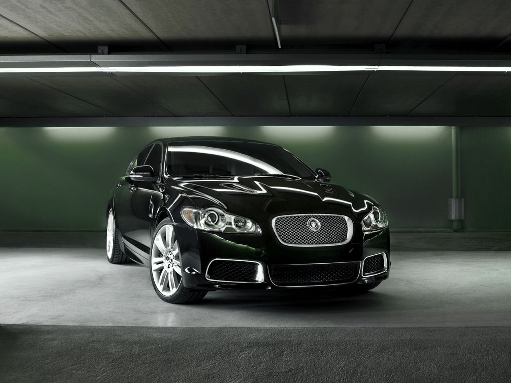 Jaguar XF Desktop Wallpaper