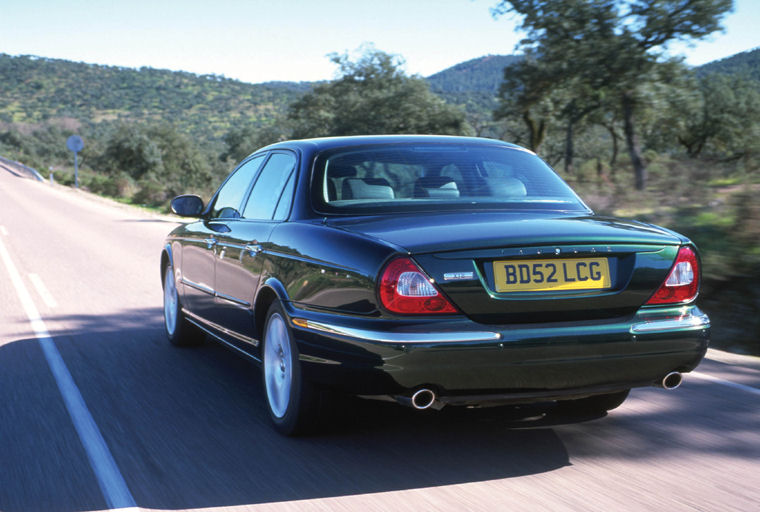 2004 Jaguar XJ8 Picture