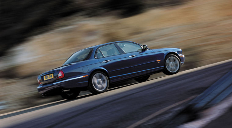 2004 Jaguar XJ8 Picture