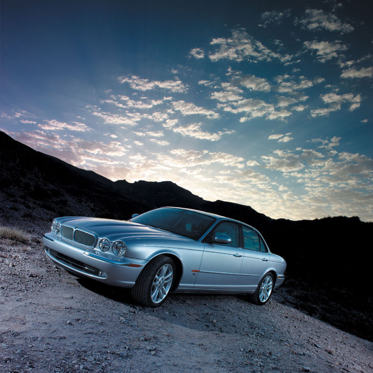 2004 Jaguar XJ Picture