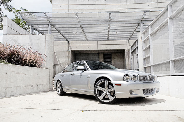 2008 Jaguar XJR Picture