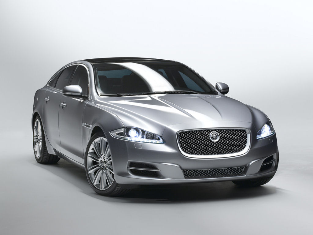 Jaguar XJ Desktop Wallpaper