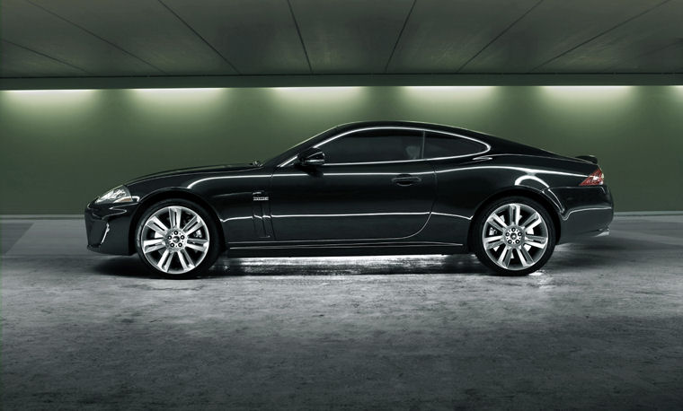 2010 Jaguar XKR Picture