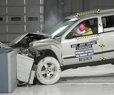 2008 Jeep Grand Cherokee IIHS Frontal Impact Crash Test Picture