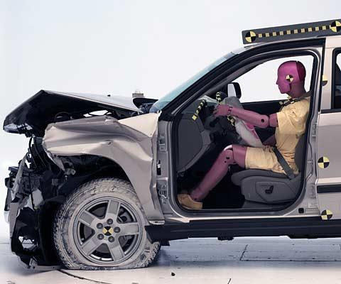 2008 Jeep Grand Cherokee IIHS Frontal Impact Crash Test Picture