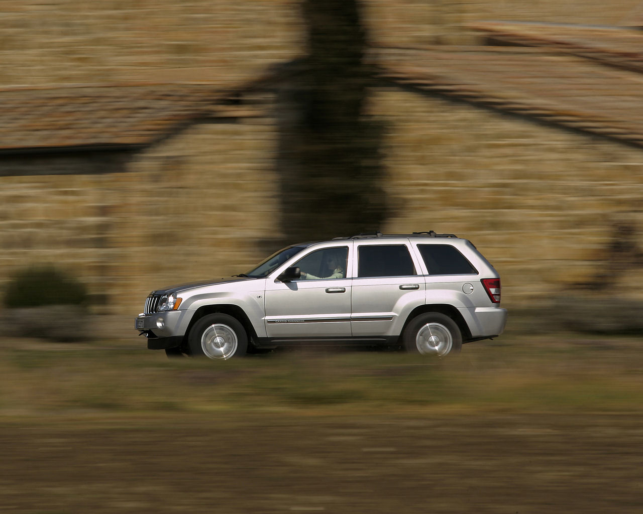 Jeep Grand Cherokee Desktop Wallpaper