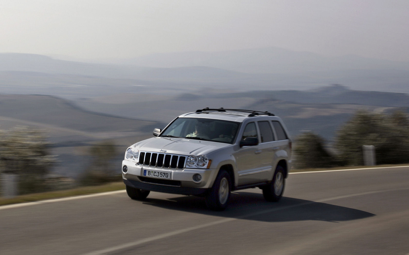 Jeep Grand Cherokee Desktop Wallpaper