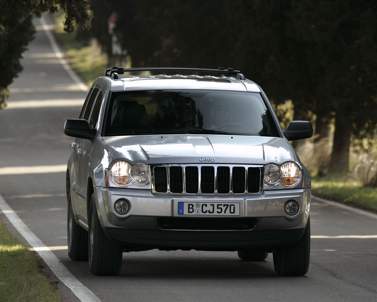 Jeep Grand Cherokee Desktop Wallpaper