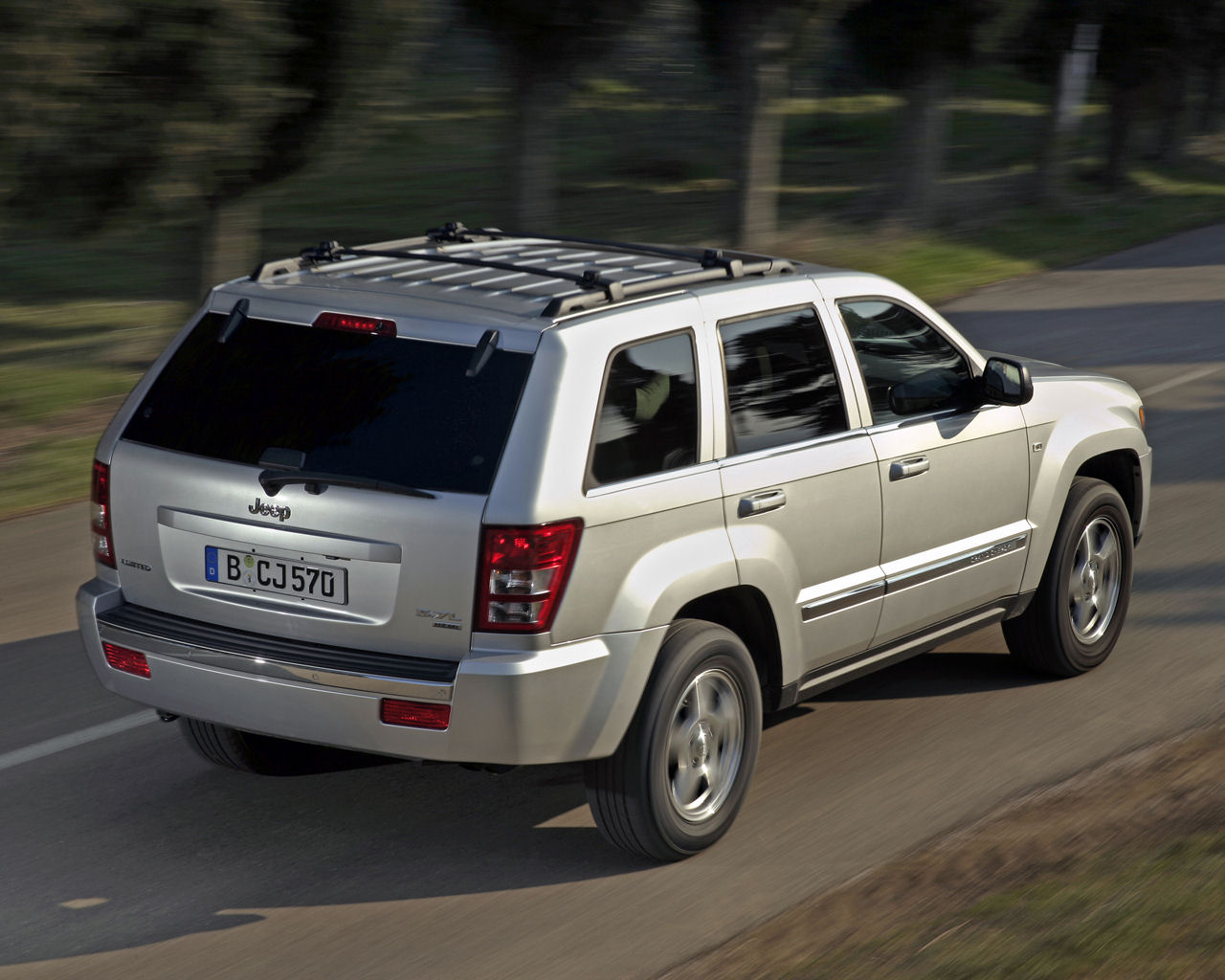 Jeep Grand Cherokee Desktop Wallpaper