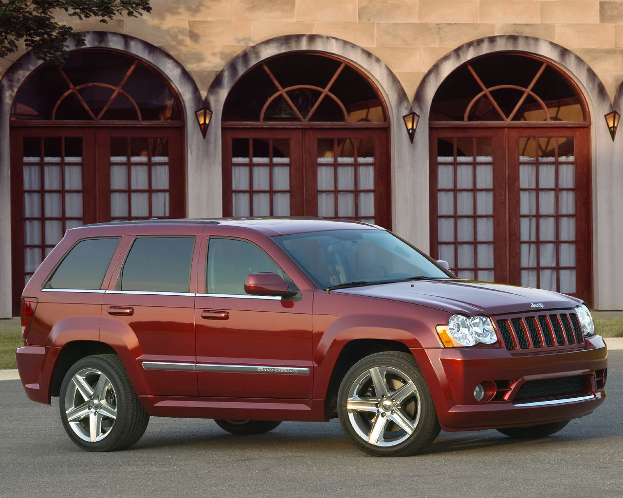 Jeep Grand Cherokee Desktop Wallpaper