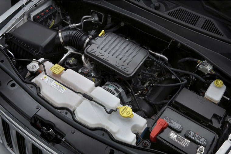 2009 Jeep Liberty Limited 4WD 3.7-liter V6 Engine Picture