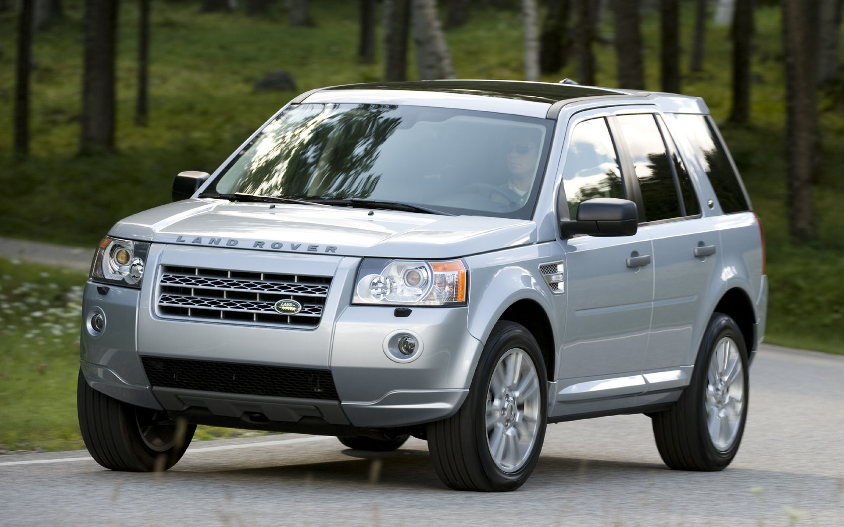 Land Rover LR2 Desktop Wallpaper