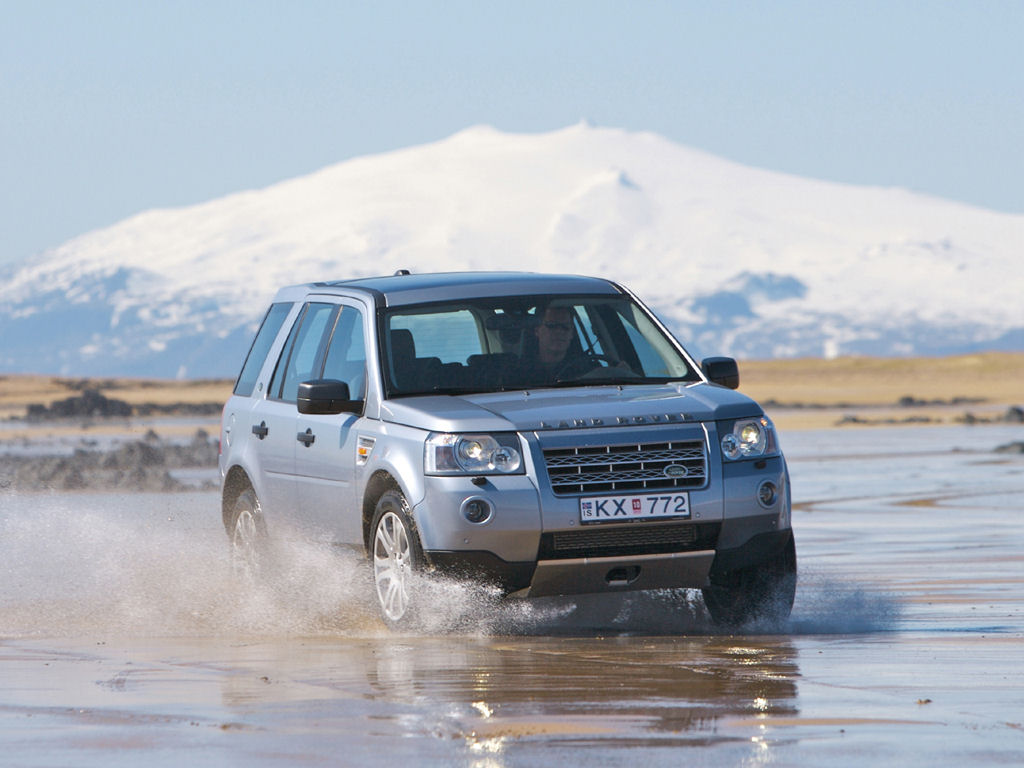 Land Rover LR2 Desktop Wallpaper