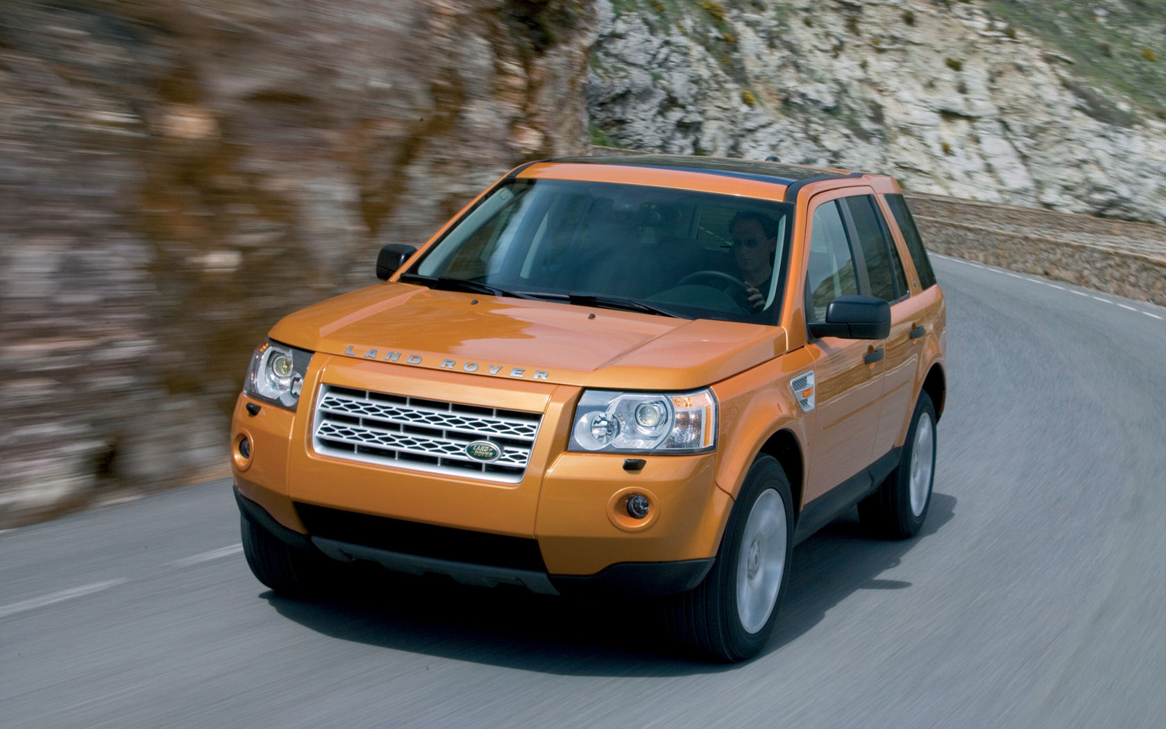 Land Rover LR2 Desktop Wallpaper