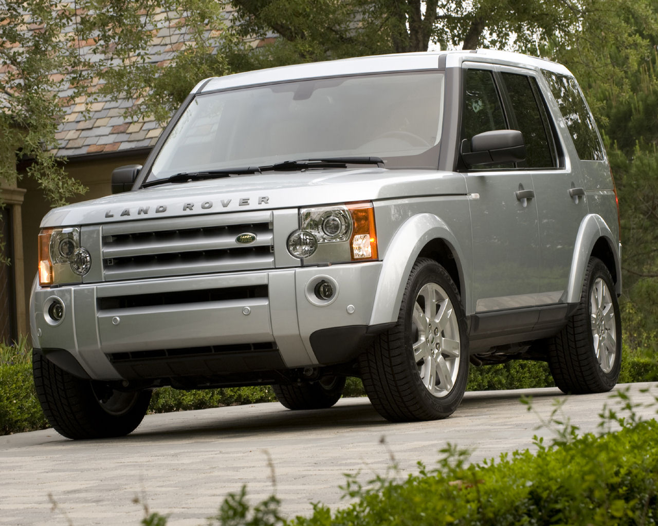 Land Rover LR3 Desktop Wallpaper