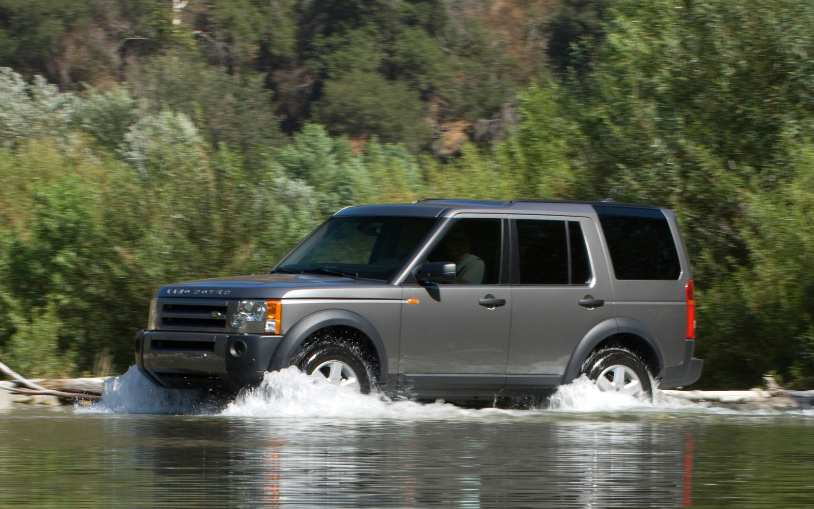 Land Rover LR3 Desktop Wallpaper