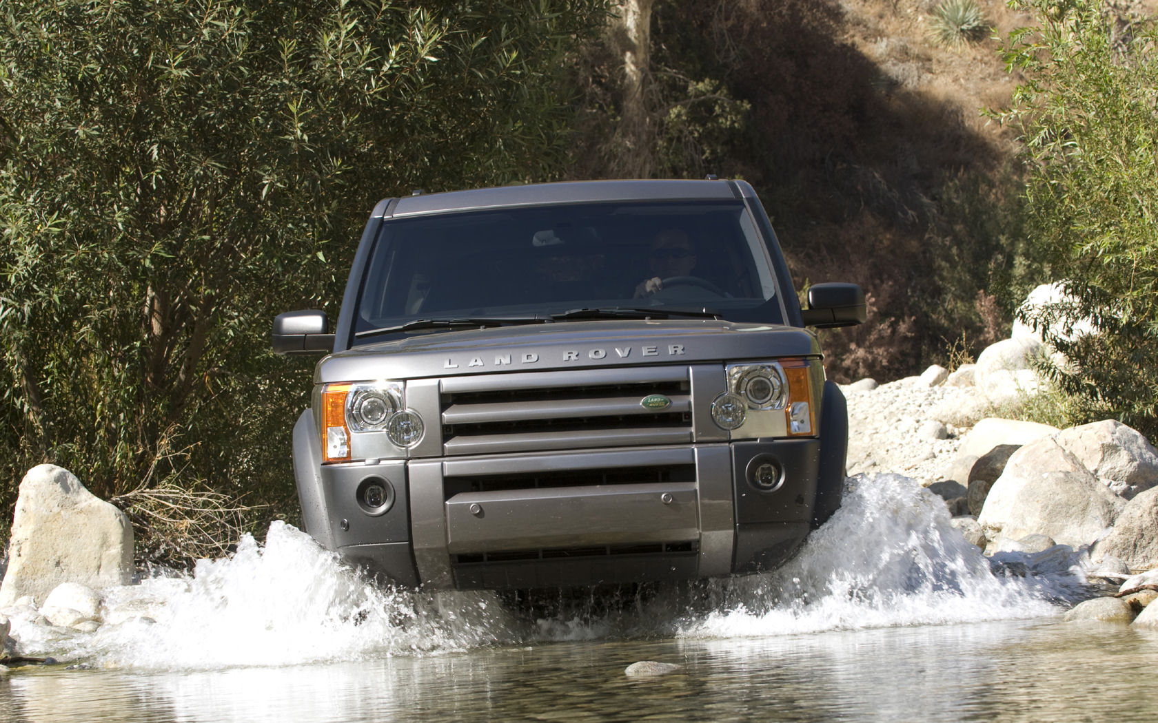 Land Rover LR3 Desktop Wallpaper