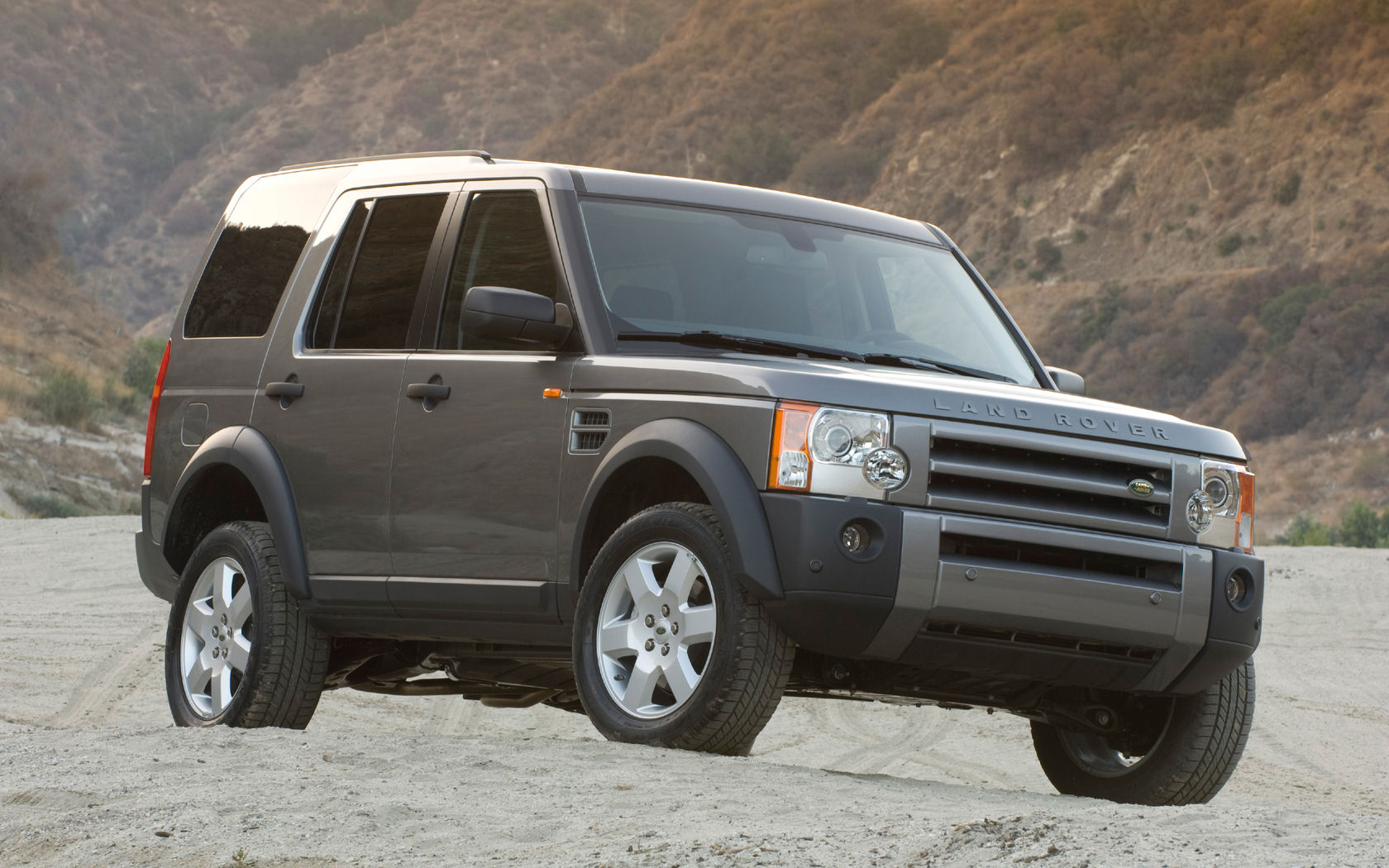 Land Rover LR3 Desktop Wallpaper