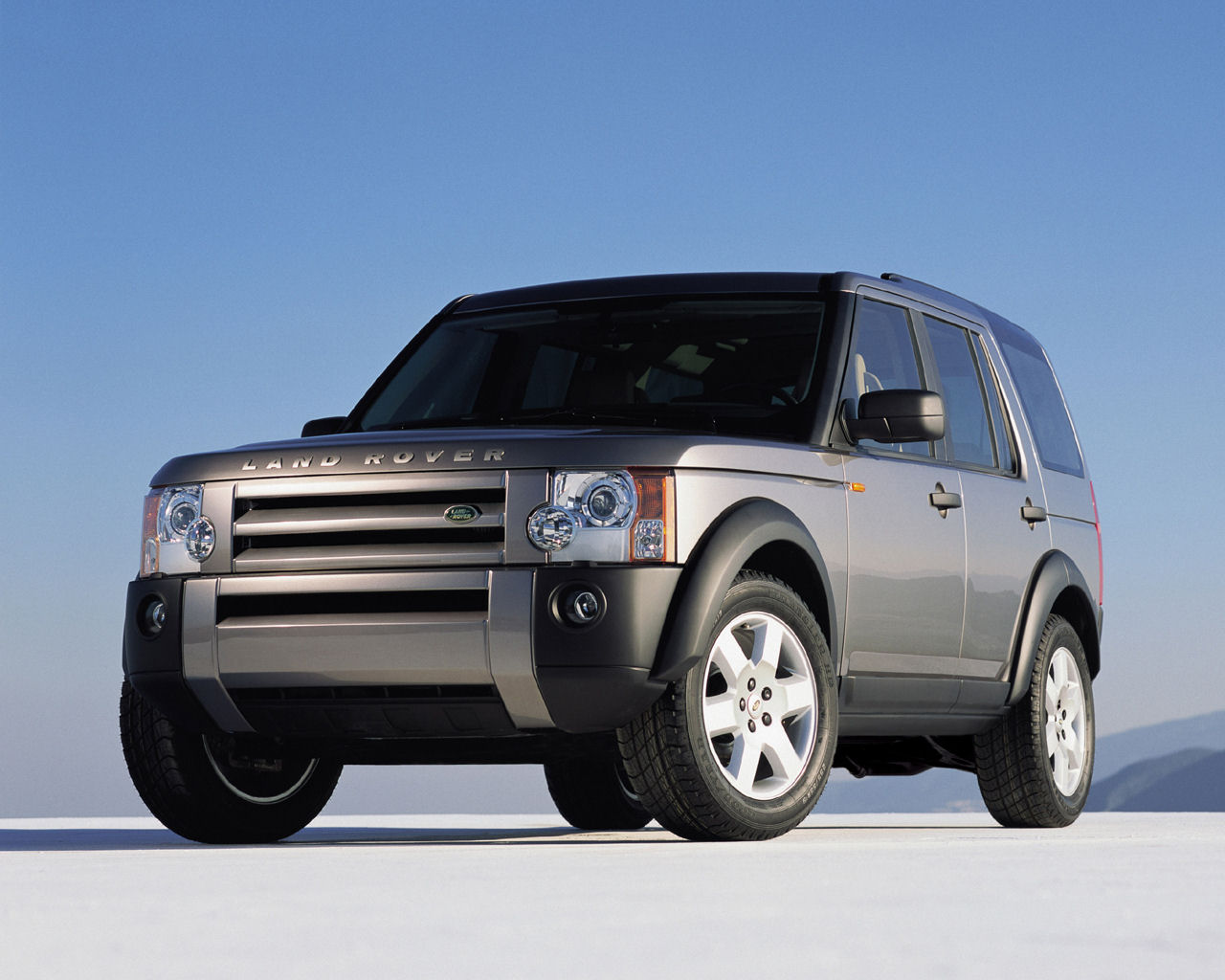 Land Rover LR3 Desktop Wallpaper