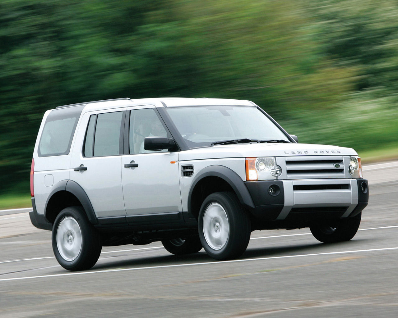 Land Rover LR3 Desktop Wallpaper