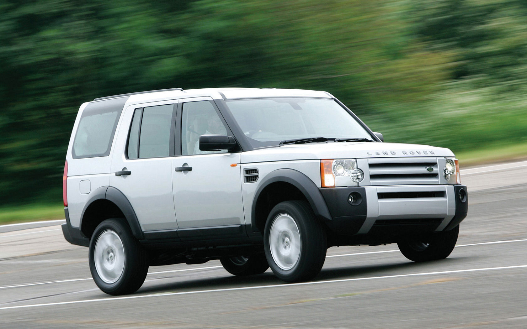 Land Rover LR3 Desktop Wallpaper