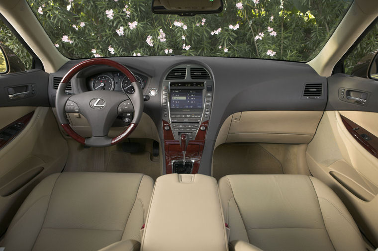 2009 Lexus ES350 Cockpit Picture