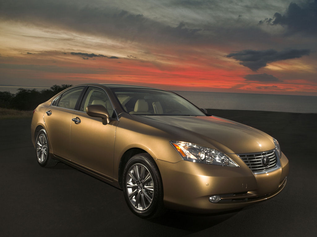 Lexus ES Desktop Wallpaper