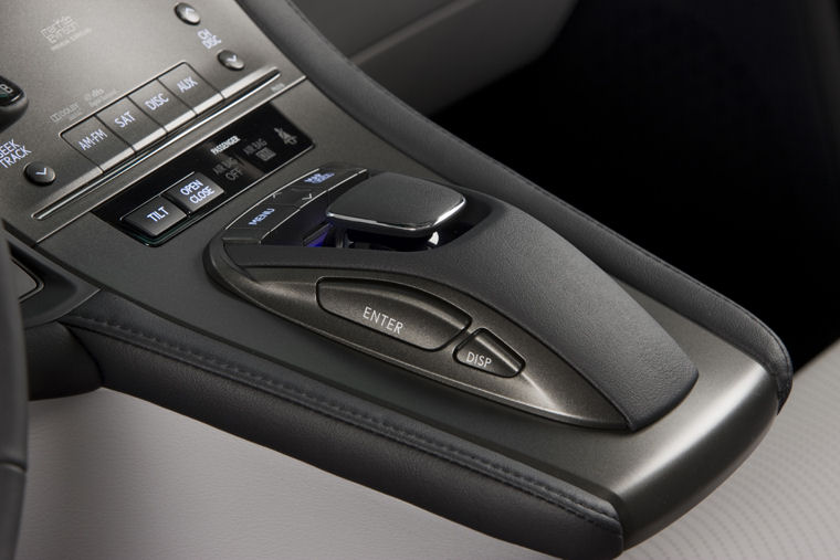 2010 Lexus HS250h Controller Picture