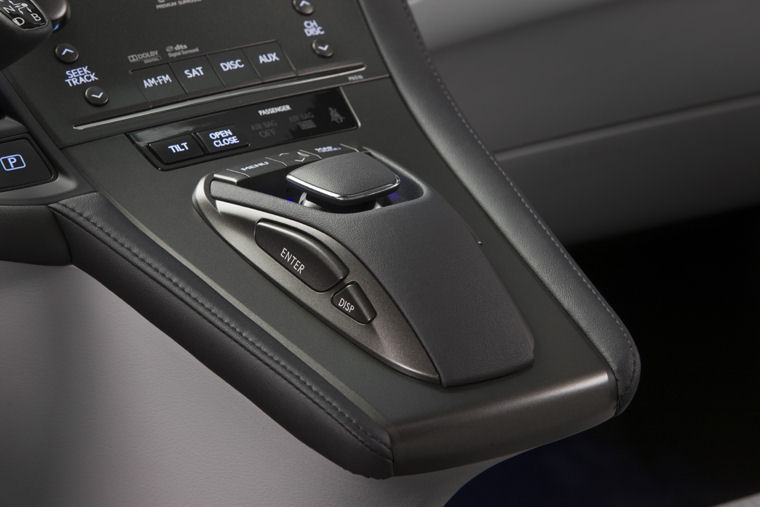 2010 Lexus HS 250h Controller Picture