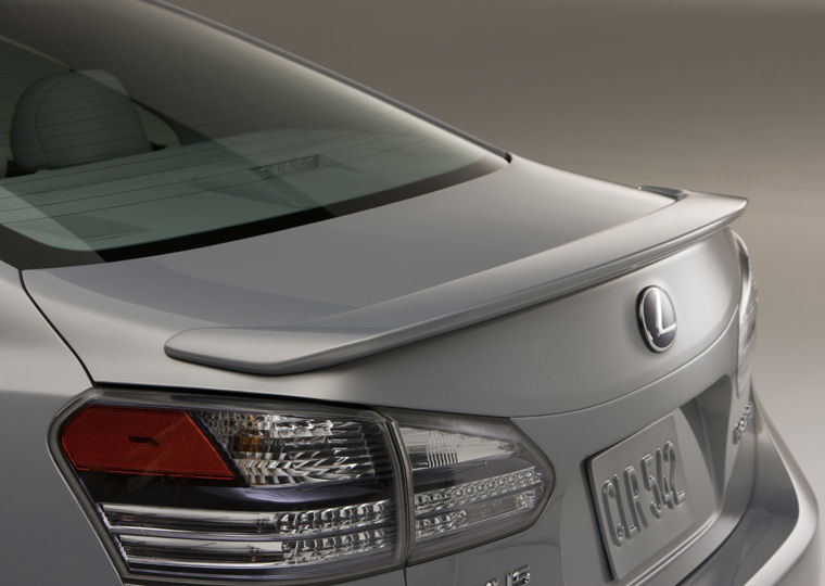 2011 Lexus HS250h Rear Spoiler Picture