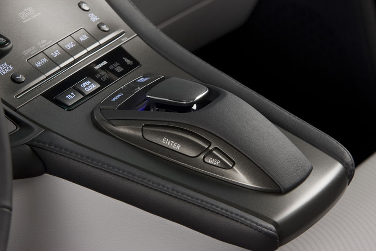 2011 Lexus HS250h Controller Picture