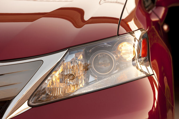 2011 Lexus HS 250h Headlight Picture