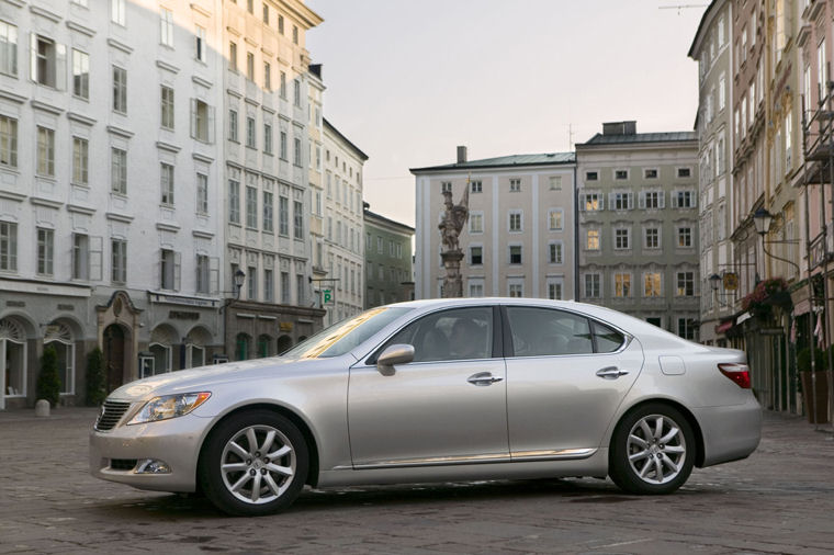 2009 Lexus LS 460 Picture