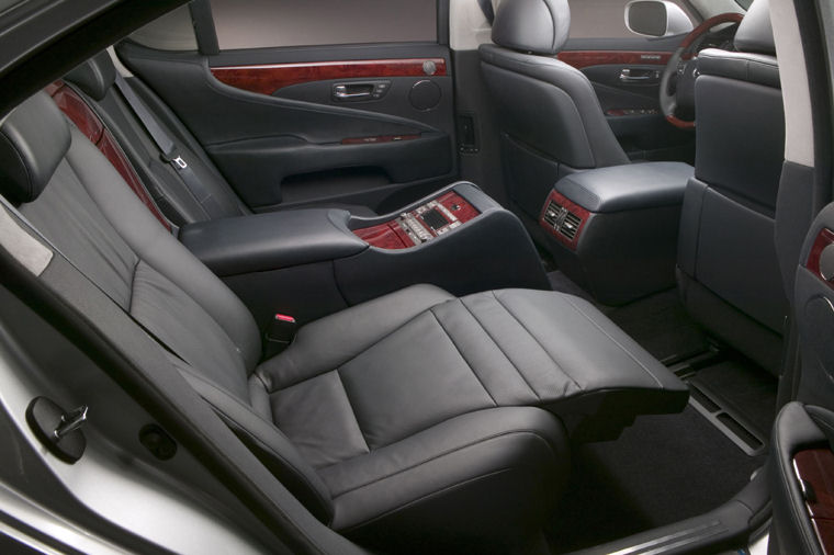 2009 Lexus LS 460L Rear Seats Picture