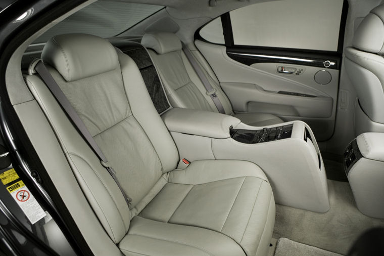 2009 Lexus LS 600h L Rear Seats Picture