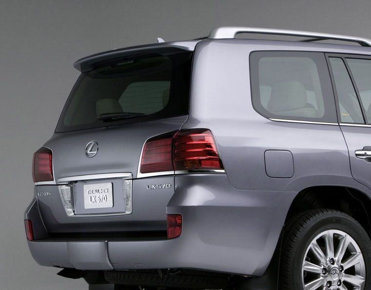 2009 Lexus LX 570 Tail Lights Picture