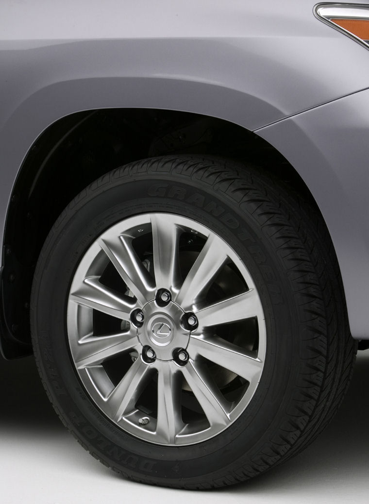 2010 Lexus LX 570 Rim Picture