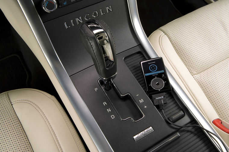 2009 Lincoln MKS Center Console Picture