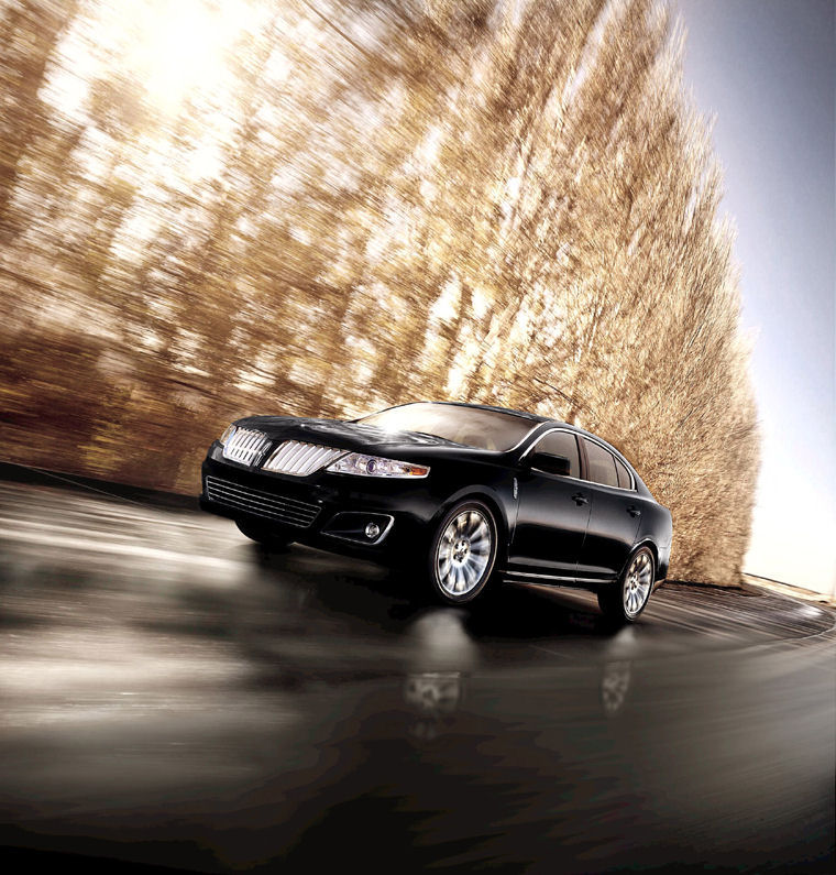 2009 Lincoln MKS Picture