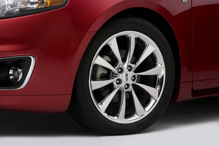 2010 Lincoln MKS EcoBoost Rim Picture