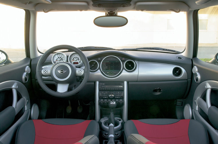 2006 Mini Cooper Cockpit Picture