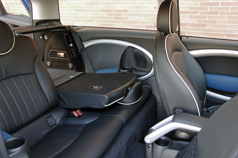 2009 Mini Cooper S Clubman Rear Seats Picture